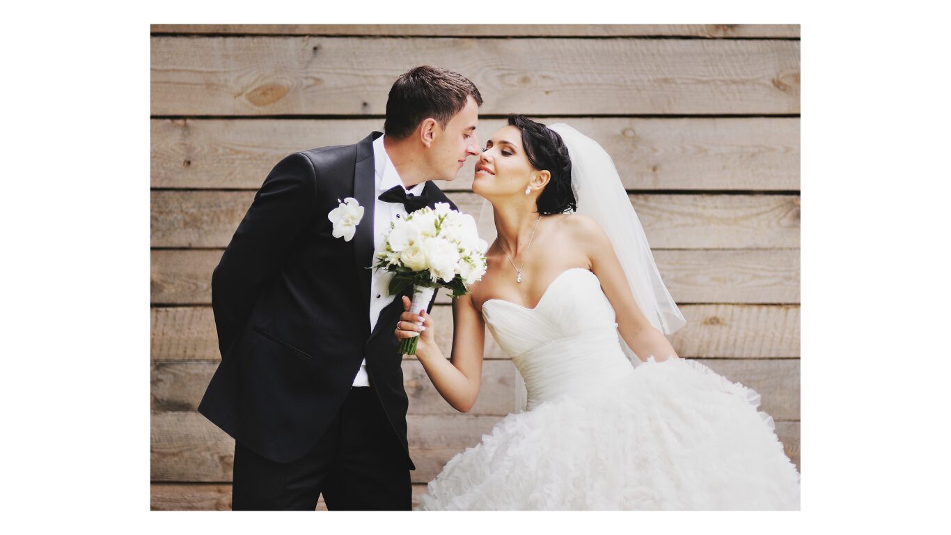 国際結婚の婚姻届には日本と外国の二つの法律の要件を満たす必要があることを示すイメージ